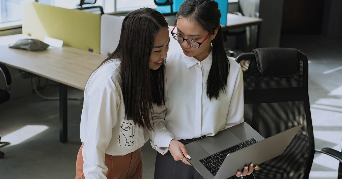 When to Hire Your First Employee: Growing Beyond a One-Person Store